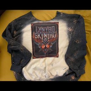 Off shoulder bleached crew